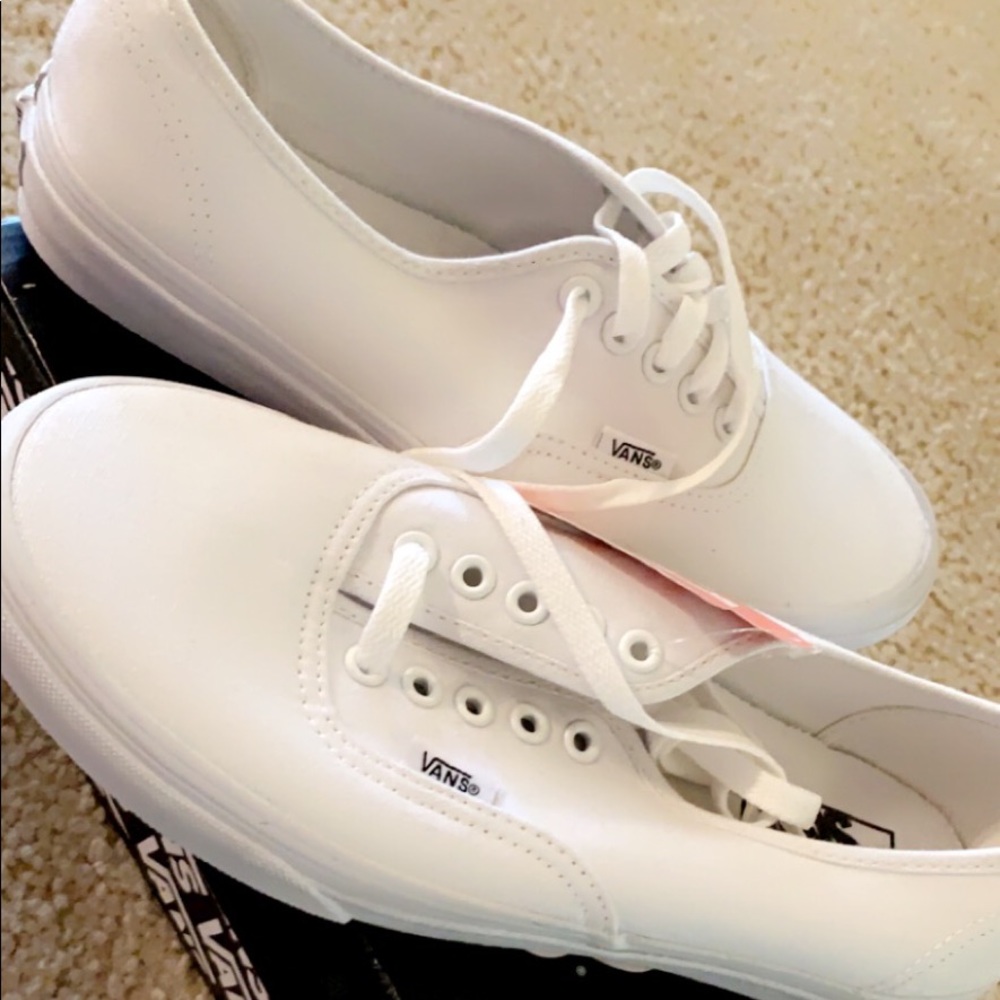 Vans classics Authentic true white sneakers with tags